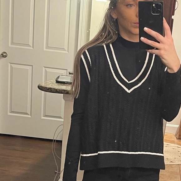Abercrombie & Fitch Cropped V-Neck Sweater Vest Black and White A&F 🤍 NWT - Picture 5 of 7